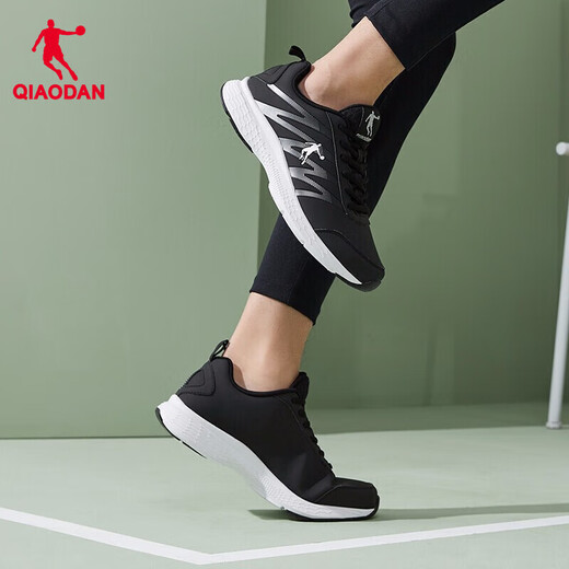 Jordan QIAODAN sneakers for men, leather surface, water-repellent running shoes, comfortable and lightweight running shoes for men