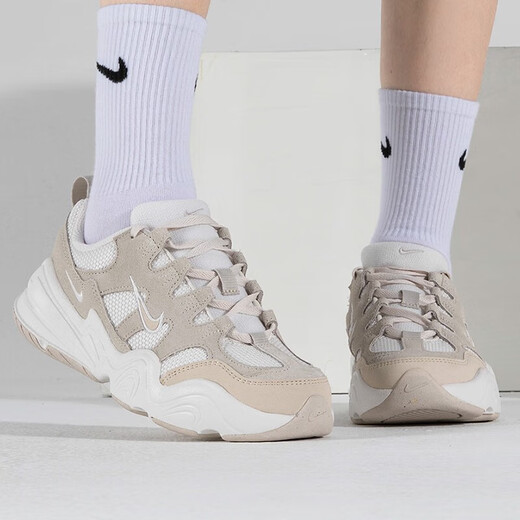 耐克（Nike）官网官方女鞋 新款潮流复古运动鞋低帮耐磨透气休闲鞋健步跑步鞋 DR9761-002 36