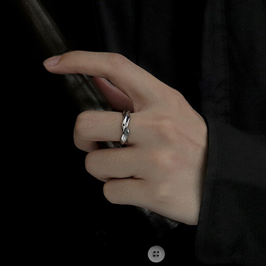 Cai Leia titanium steel Möbius ring ring for men, trendy niche design, men's single ring, simple and personalized student tail ring, titanium steel non-fading endless ring