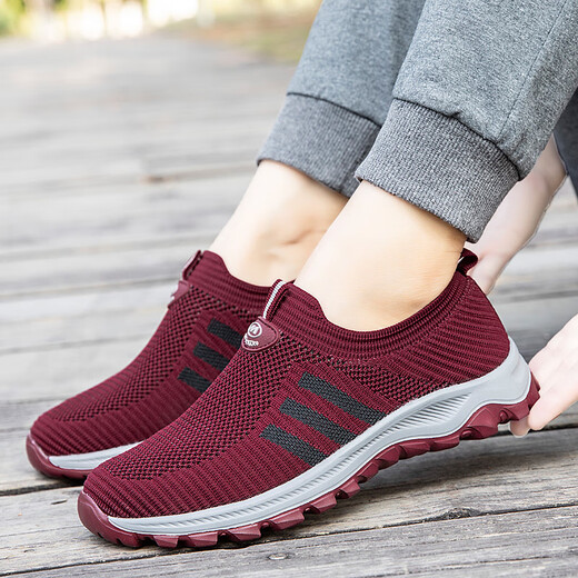 Stand-standing foot and foot rigorous elderly shoes for women in spring and summer, wide fat feet middle-aged and elderly people lightly pedal old Beijing cloth shoes for women soft sole walking shoes 9202 jujube women's style 37 (235mm)