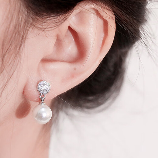 Qi Xiaomi Liu Yifei pierced ear clip women's artificial pearl earrings 2025 new fever blogger free piercing silver earrings one pair of ear clips