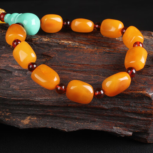 Minol boutique chicken fat yellow beeswax full wax DIY bracelet. With beeswax Pixiu weighs 13.45 grams