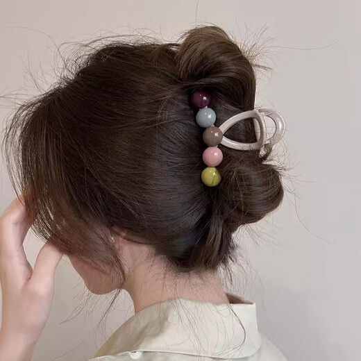 Tang Funi's 2024 internet celebrity hairpin is suitable for hair accessories with small hair volume. Colorful bean medium-sized gripper clip. High-end shark clip. Milk tea-colored bead gripper clip.