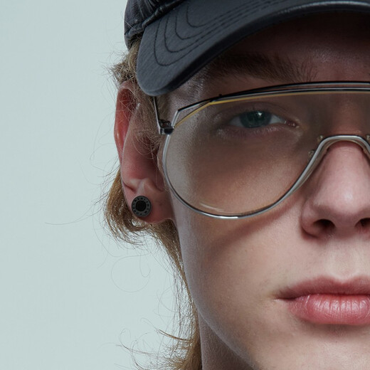 RSNY MEN single earrings for men, trendy black niche design, high-end, versatile earrings for boys, women black/black 925 silver earrings G style single