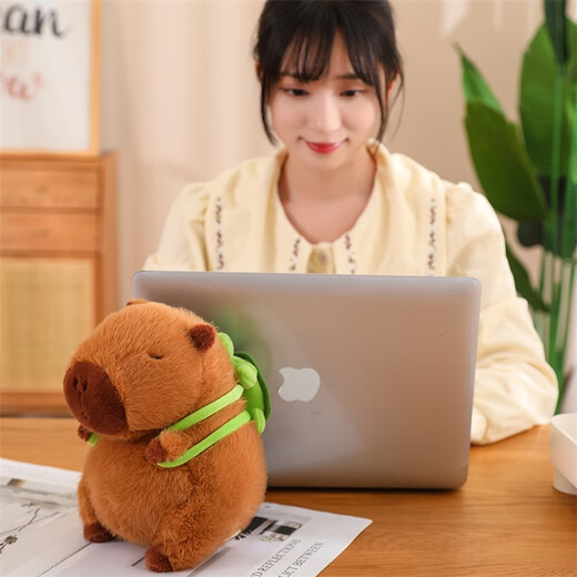 Beishangxing Kapibala Doll Capybara Puppen Geburtstag Geschenk für Frauen Plüschspielzeug Rag -Puppen -Männer Rucksackschildkröte 23 cm