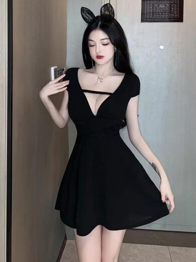 陆栈春夏特大码300斤胖mm夜店风深v领显瘦辣妹短袖连衣裙遮肚短裙 白色 L 建议100-120斤