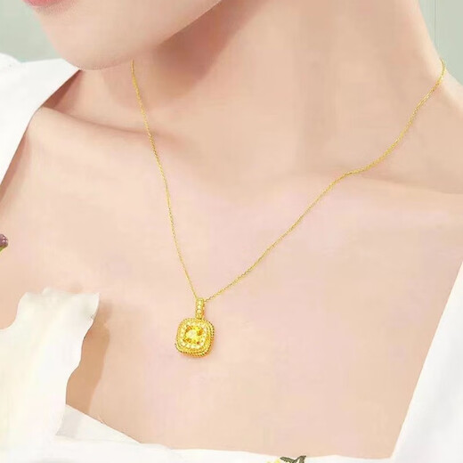Ting white small sugar cube yellow diamond necklace women's 18k gold square pendant Xiaohongshu high-end clavicle chain accessories 18k gold