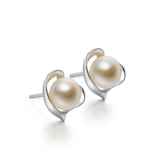 Chow Tai Fook Heart Shaped 925 Silver Pearl Stud Earrings AQ32583