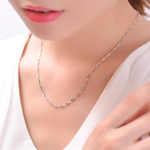 Yuan Shengfu's new PT950 fashionable platinum necklace, authentic, versatile and strong women's platinum carambola chain for sale, 4.70g, 44cm