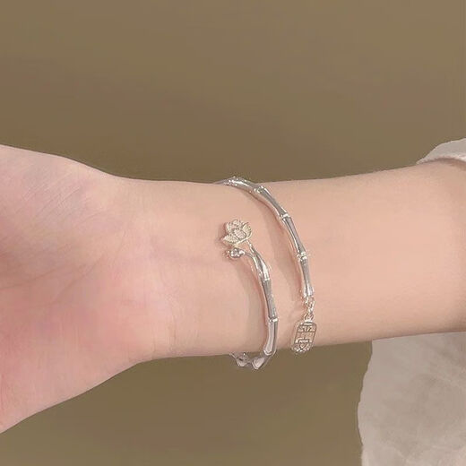 Pulsera de loto de bambú El nuevo brazalete chino 2025 Ins Ping y Heritancia Simple Butterfly Titanium Steel Anklet Lotus Pulsera