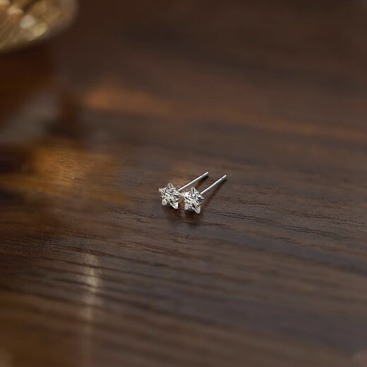 Miman (MIMORE) S925 silver small star earrings for women, trendy, high-end, temperamental earrings, small and simple, no need to pick for sleeping, and pierced ears