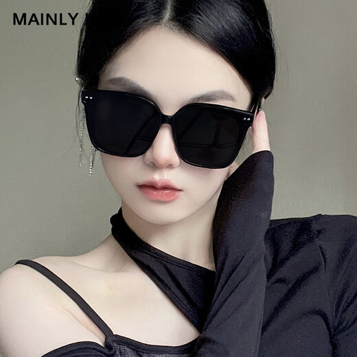 MAINLYKITTY polarized sunglasses for women with UV proof and strong light driving sunglasses for women with cycling sunglasses 2025 new model [Black frame black film]-gift box package