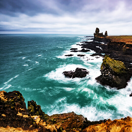 Iceland 10 days and 7 nights group tour + all-inclusive tour from all over the country + Blue Lagoon hot spring + Jökulsárlón glacier lagoon + Vatnajökull glacier hiking + whale watching at sea + crater lake Iceland group tour