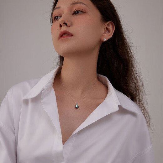 Queen of Pearls 18K gold with diamonds Tahitian black pearl pendant round seawater pearl necklace birthday gift for women