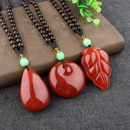 DL 1998 Fat Donglai same style blood amber beeswax water drop amber red men and women old beeswax pendant autumn and winter sweater chain accessories Wushi brand (shell style) wooden beads