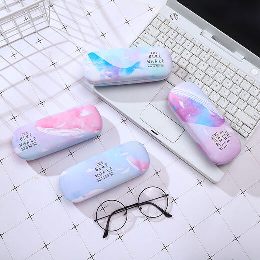 
Li Shen Korean version of male and female students simple and personalized portable ins anti-pressure glasses box fresh and cute myopia glass storage box Cola bottle blue plus velvet mirror cloth + cleaning liquid