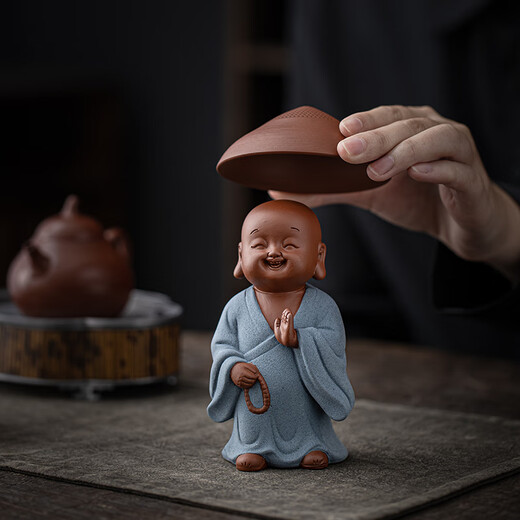 Yuxuan Creative Walker Little Monk Zisha Tea Pet Tea Leaky Tea Filter Tea Set Creative All-Porcelain Filter Ornament XWH-Walker Little Monk Gray Clothes
