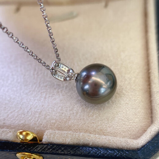 Yue Fei 11-12mm Tahitian black pearl pendant, 18K set with diamonds, perfect round and strong light, recommended as a gift for your lover, with silver chain and certificate
