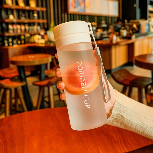 Enshousu simple water bottle, high temperature resistant water cup, summer sports ins, simple plastic, high appearance, large capacity, portable, 598ml, ivory white + tea separator, can hold 1.2Jin, Jin is equal to 0.5kg, drop-resistant, transparent pc