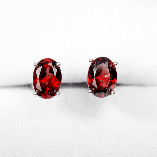 PHWULEE natural garnet earrings for women 925 silver women's earrings red gemstone light luxury simple exquisite simple versatile gift 2 carats