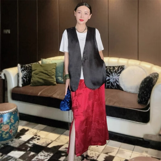 
Flower Shadow Yaoyao Silk Mixed and Dyeing Fragrant Cloud Shape New Chinese Horse Clip Women's V-neck One-Box Mixed and Matched Minimalist Vest Thin U5010 Black M