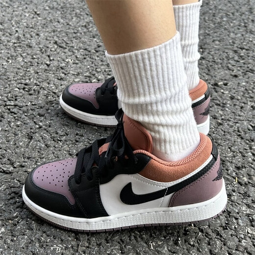 耐克（NIKE）Jordan Air Jordan 1 Low AJ1舒适百搭 防滑耐磨低帮复古篮球鞋 FB9908-102白褐紫女子 38 (240mm)