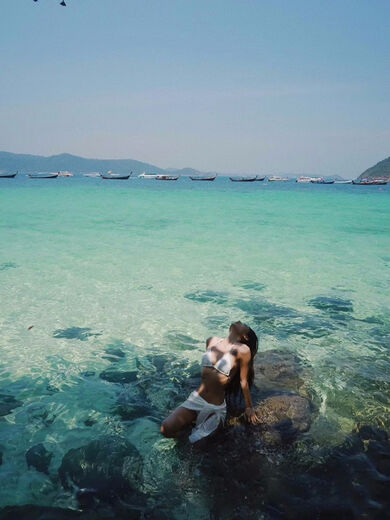 Bikini swimsuit women's split three-piece set, spicy three-point sexy small breasts gathered seaside resort hot spring swimsuit white (three-piece set) XL (110-130Jin Jin equals 0.5 kg)