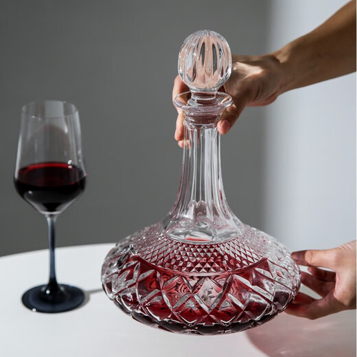 DWIGHT (DWIGHT) high-end light luxury crystal glass red wine decanter household with lid wine quick wine divider pouring wine bottle wine set Brilliant model with lid decanter 1.2L + gift box