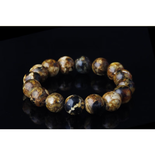 Chishe Fushun amber bracelets, amber mined amber, black amber, white flowers, dried white flowers, medicinal amber, round bead bracelets, amber 19MM