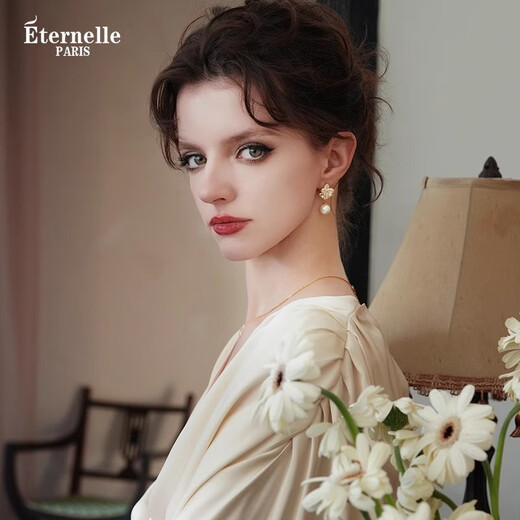 Eternelle French eternal original design four-season flower earrings design niche light luxury earrings women's earrings