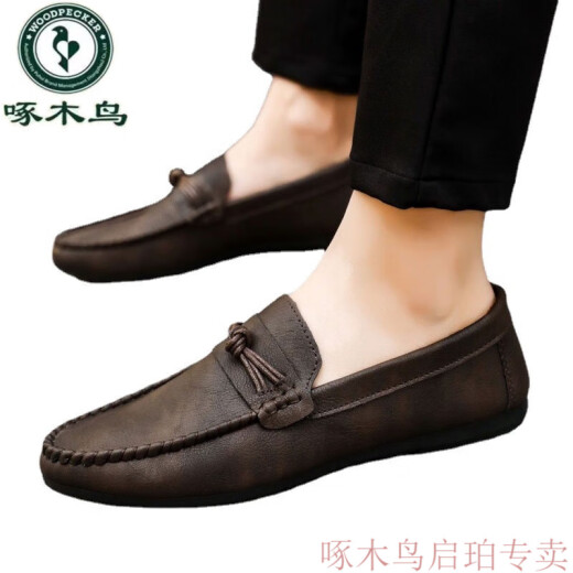 Zapatos de hombres de lujo de Light Light de carpintero 2025 Nuevos zapatos Doudou de cuero de moda para hombres Zapatos casuales de estilo para hombres Corea de cuero casual de cuero D826 Negro 44