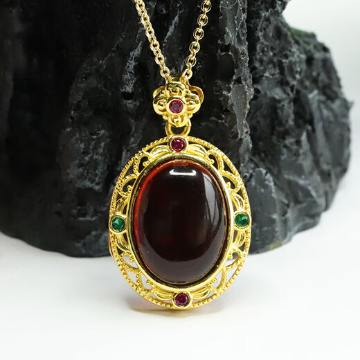 Qichangtang original mine amber pendant, water purification blood amber rose flower necklace, jewelry pendant, Valentine's Day gift for mom and wife, blood amber retro style pendant (with silver chain)