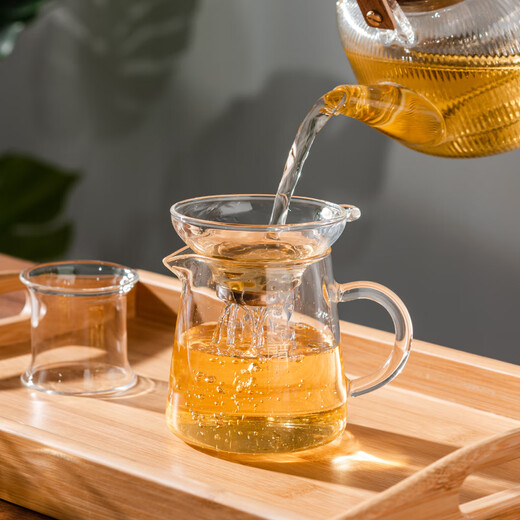 Kangyun (KANGYUN) Kangyun glass tea funnel tea filter with filter tea water separator with base Kung Fu tea set accessories tea drain 04 straight seat glass tea drain (transparent)