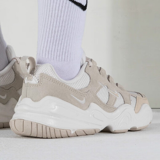 耐克（Nike）官网官方女鞋 新款潮流复古运动鞋低帮耐磨透气休闲鞋健步跑步鞋 DR9761-002 36