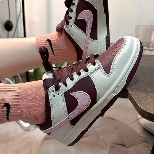 
Nike (NIKE) Dunk Low Casual Breathable Comfortable Slip Board Shoes Sports Casual Shoes Couple Shoes Panda Men's Shoes Women's Shoes DD1391-601 White and Red 39