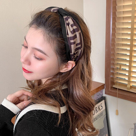 Camaron hairband for women to go out with versatile temperament hairpin headband fashionable retro wide-brimmed hair headband Chinese Valentine's Day gift letter F (black)