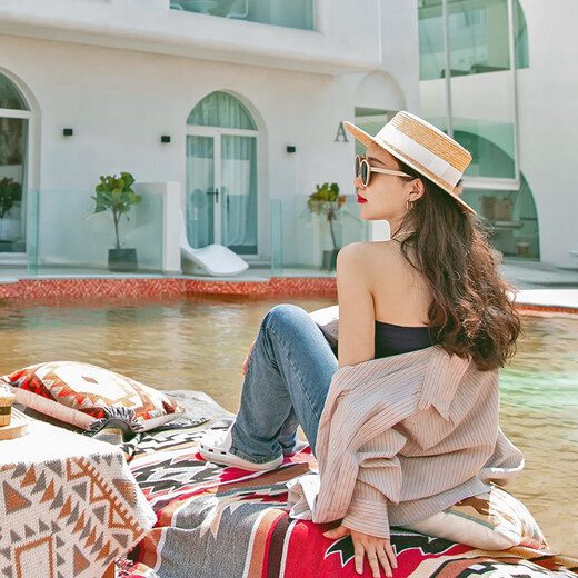 Nanbomaru French flat-top straw hat for women, summer sun protection, seaside vacation beach hat, new flat-brimmed straw woven hat, white, adjustable (5560cm)