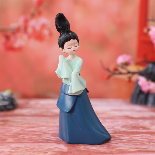 The only national trend is this green ornament, cute cartoon creative doll model, toy decoration, car desktop small ornament, hand-raised large size, about 10*7*24cm