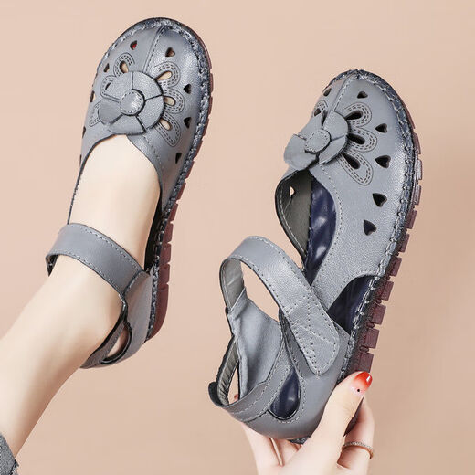 
Mac Jabags real soft leather mother shoes bag toe sandals for women in summer flat sole comfortable soft sole non-slip elderly beef tendon sole middle-aged and elderly women 9905 blue 35