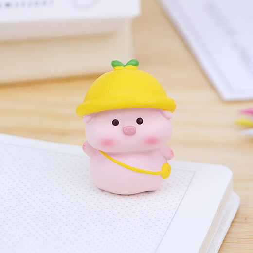 Collection of Children's Day gifts, pig, panda, cat ornaments, workstation ornaments, car ornaments, creative birthday gifts, Doudou pig ornaments (gift box) Gifts for classmates, friends and girls who can be cute ornaments
