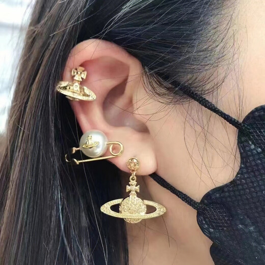 SNQP official quality Vivienn Queen Mother Saturn earrings Vivien embossed brooch pearl wedding anniversary silver earrings Hong Kong direct mail 24 hours delivery