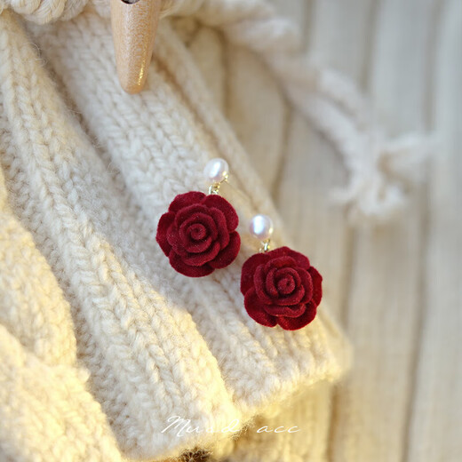 Retro Hong Kong Style Velvet Red Rose Flower Earrings Autumn and Winter Earrings New Year's Eve Earrings No Piercing Earrings for Women Pearl Rose Earrings