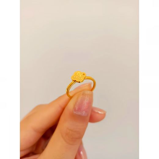 Yujingji Fat Donglai same style high luxury 18K gold four-leaf clover ring gold color super flash honeycomb crushed ice women's plated crushed ice four-leaf clover ring opening adjustable