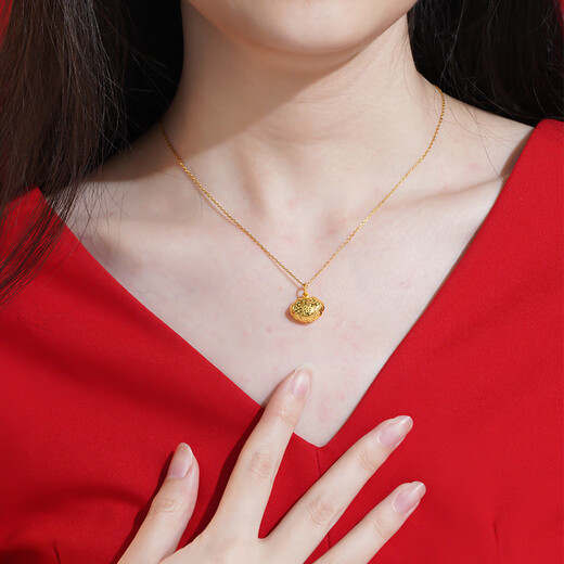 Old temple gold pendant baby full moon gold jewelry Ping An Baifu small lock bag first birthday gift