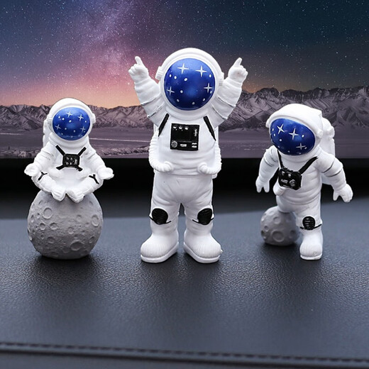 Cassegrain creative astronaut small ornaments desktop astronaut living room TV cabinet children's room layout home decoration furnishings bedside decompression decoration housewarming gift birthday gift gold 4-piece set
