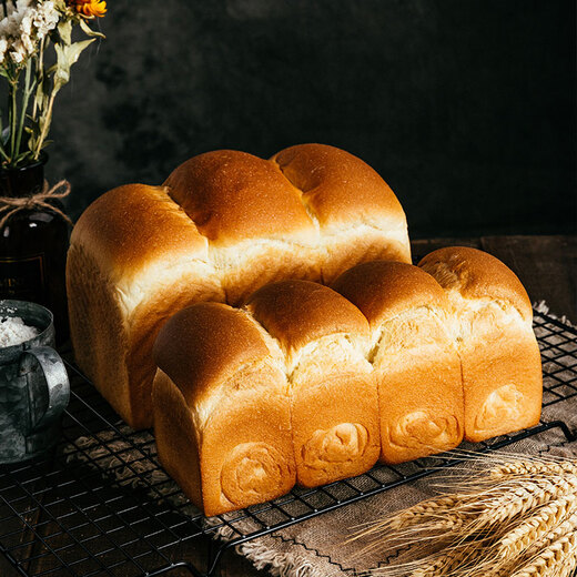 French bakery toast mold 450g non-stick toast box with lid aluminum alloy energy-saving corrugated sliding lid toast box