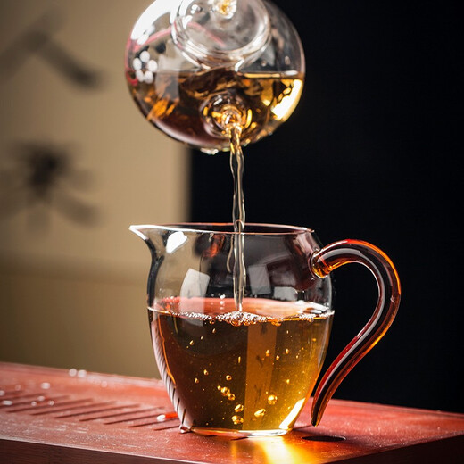 Rongshantang He ware glass fair cup tea drain three-piece set heat-resistant thickened tea divider tea sea tea cup Kungfu tea set accessories He ware glass crystal color tea cup tea sea - amber large size