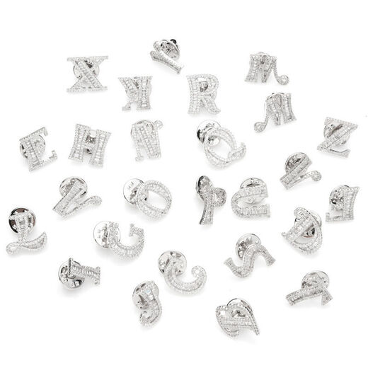 This is the hip-hop 3 Zhong Hanliang same letter brooch autumn and winter personalized support name zircon couple collar button cufflinks D
