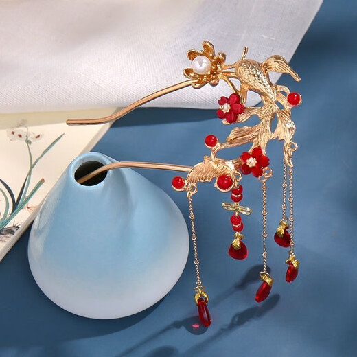 QBILY hairpins for women, a pair of hairpins, new Chinese style horse face skirt, hairpins, tassels, bridal accessories, Hanfu step shakes, a pair of red goldfish hairpins