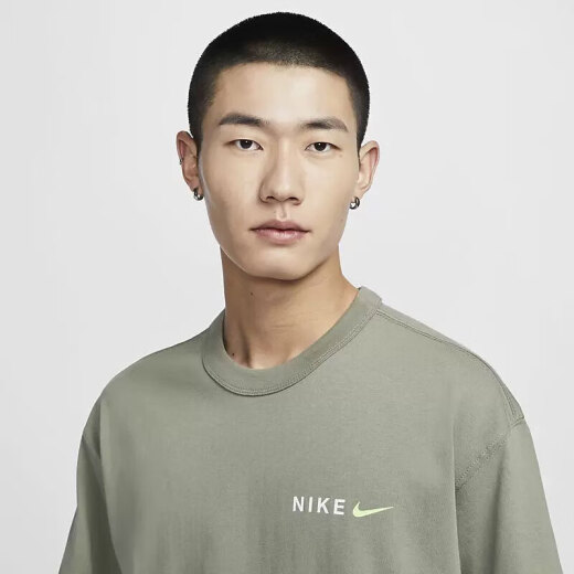 耐克（NIKE）短袖男装夏季新款背面印花透气运动潮流时尚休闲圆领t恤 HF6172-053 S
